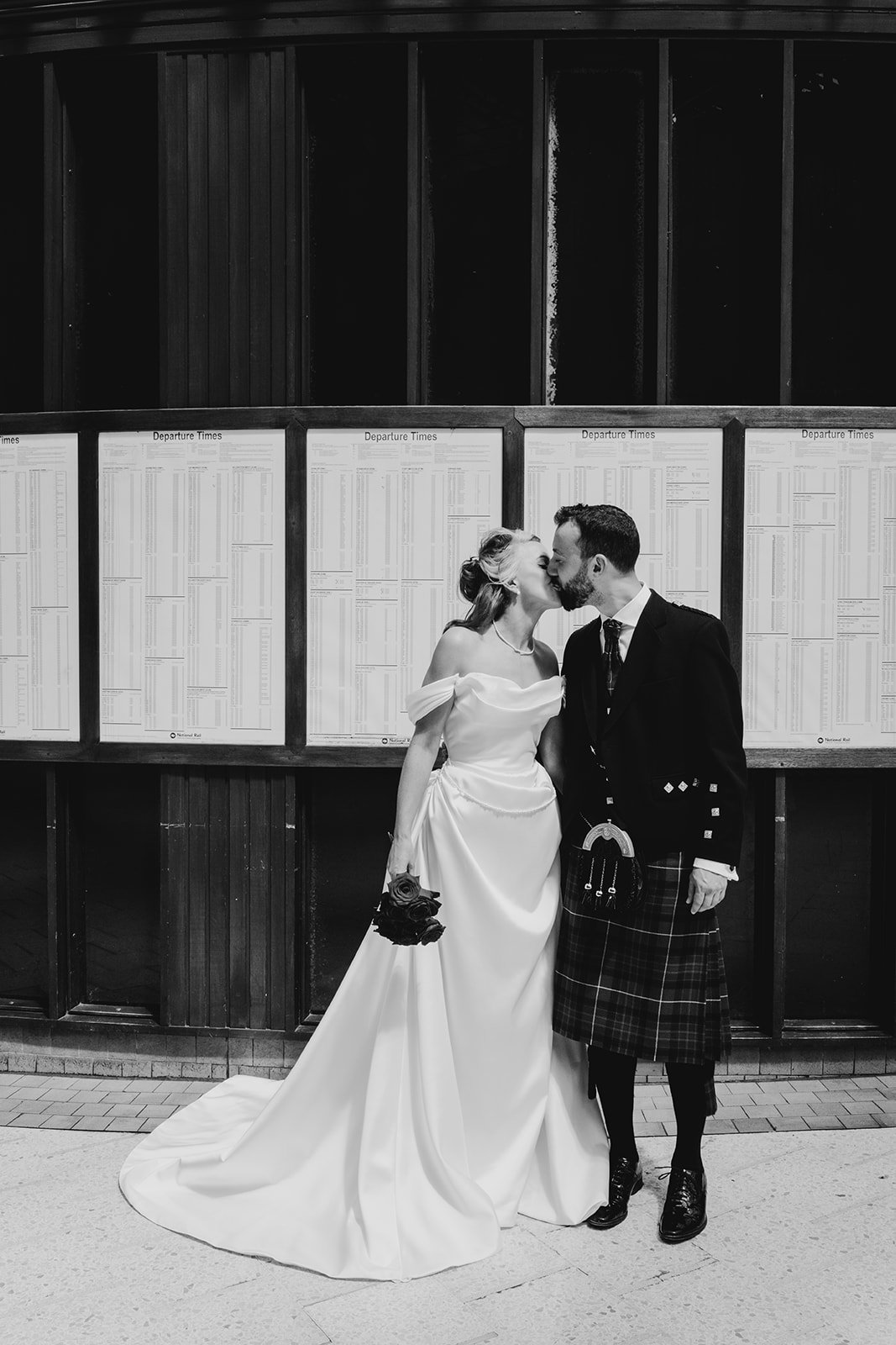 Discover Saskia & Simon's wedding.
